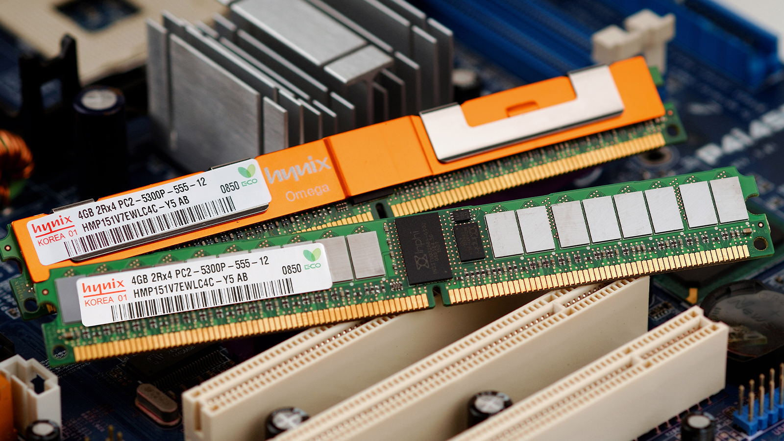 세계 최초로 ‘웨이퍼 레벨 패키지’ 기술을 적용한 4GB DDR2 초소형 서버용 모듈